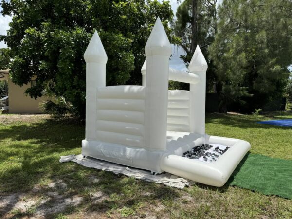 White Bouncy Castle House 10x8x8
