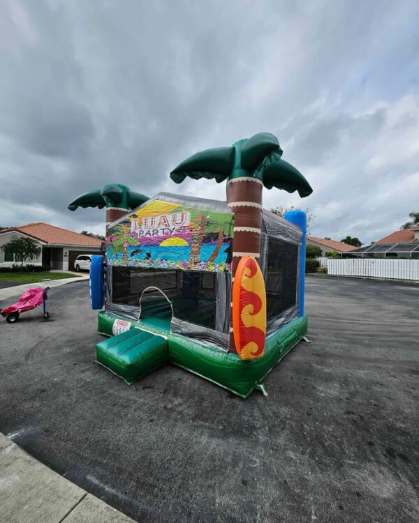LUAU PARTY BOUNCER - Image 2